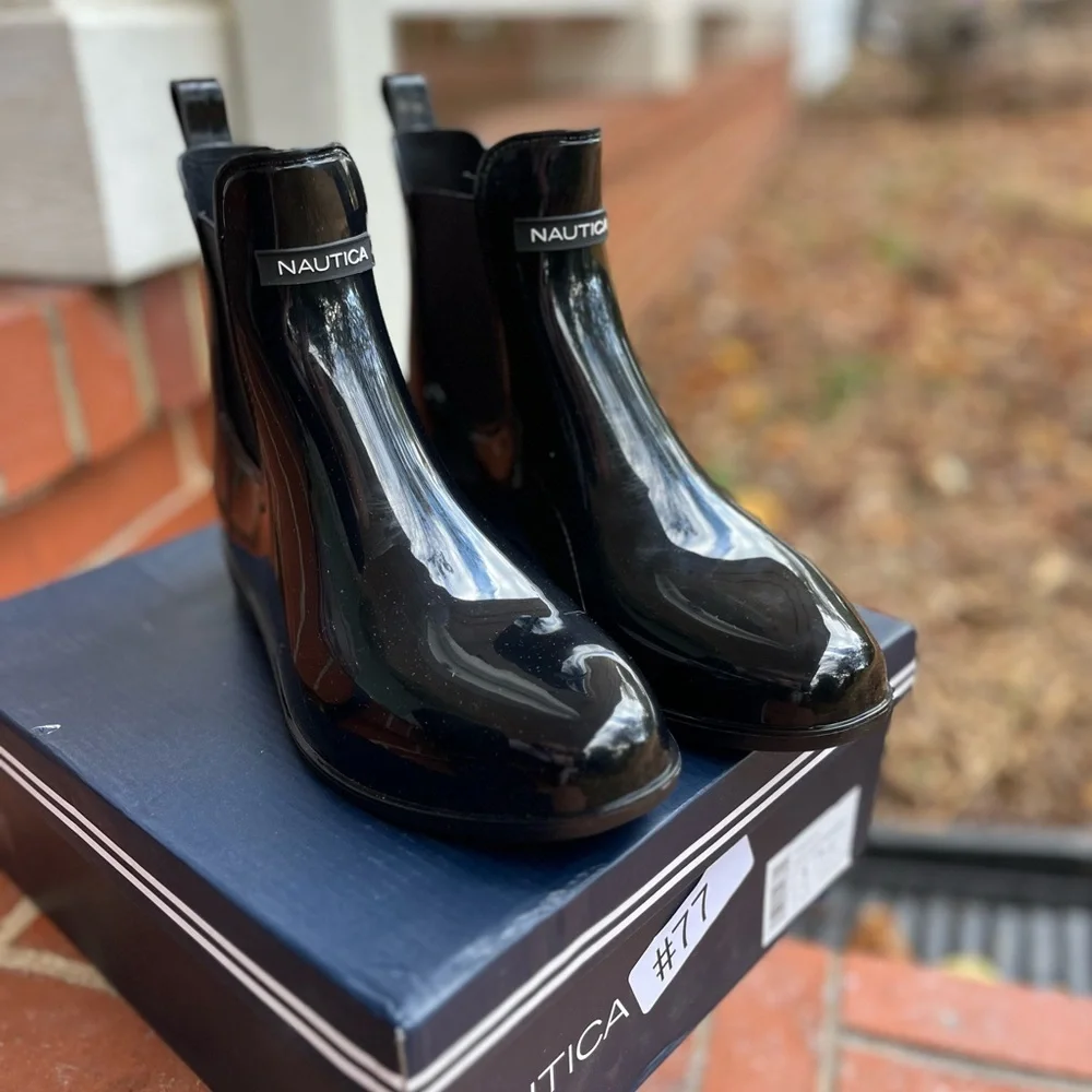 🆕. Nautical women’s Shayna  rain weather boot NWT Size 8